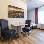 And Cityhotel Edelweiss - Self Check In צל-אם-זי