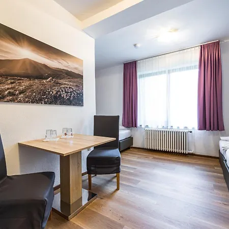 Guest house And Cityhotel Edelweiss - Self Check In 3*