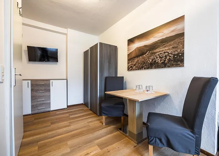 Guest house And Cityhotel Edelweiss - Self Check In Zell am See