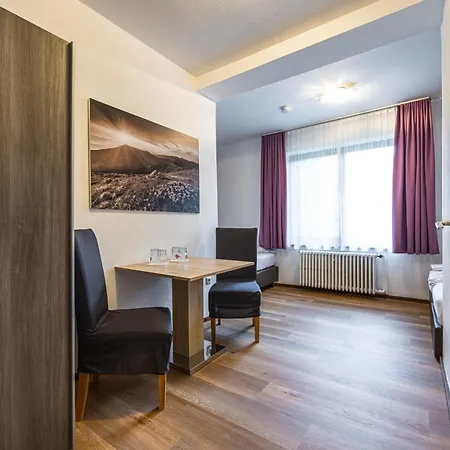 And Cityhotel Edelweiss - Self Check In